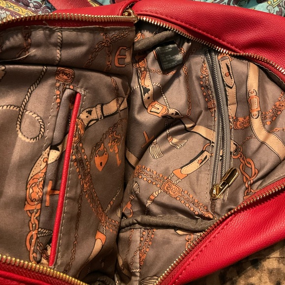 Red backpack - Picture 5 of 6